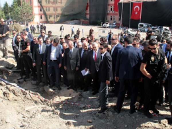 Patlama sonrası Başbakan Elazığ'a geldi