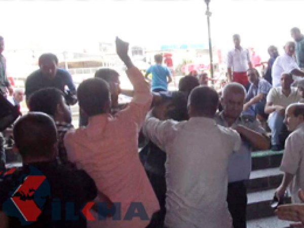 Camide provokasyona cemaatten sert tepki