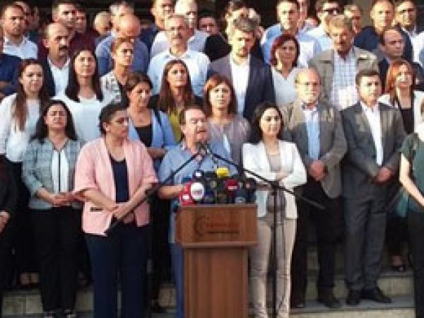 Öcalan için açlık grevine başlıyorlar