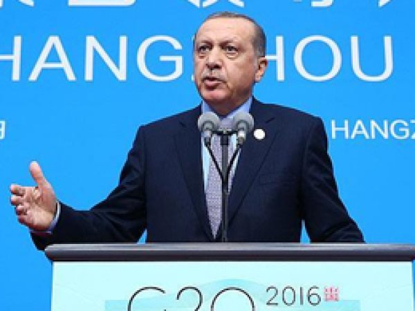 Erdoğan: Batı ülkelerinin ırkçı tavrı utanç vericidir