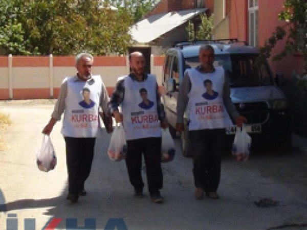 Yeni İhya-Der ihtiyaç sahiplerine kurban eti dağıttı