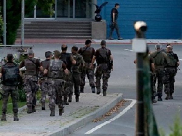 Vur emrini veren yüzbaşıyı teşhis etti