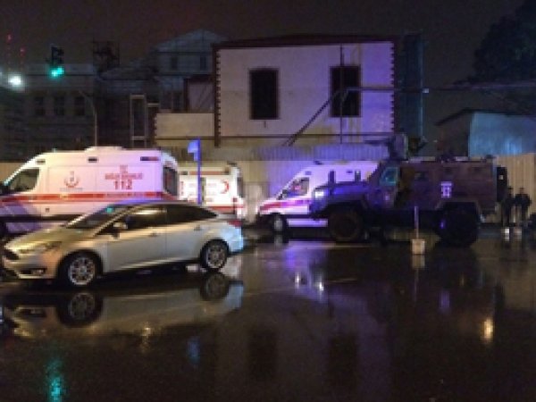 İstanbul'da silahlı saldırı: 39 ölü