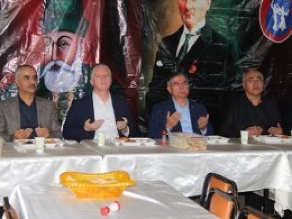Yılmaz: İmam Hüseyin'in yanındayız