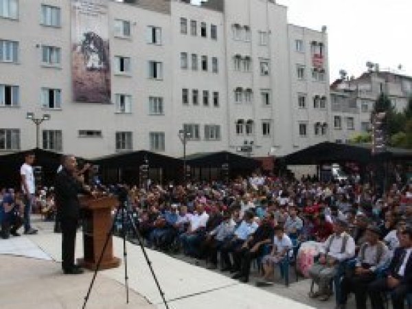'Hz. Hüseyin Kur’an yaşasın diye canını feda etti'