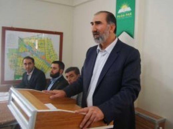 Gençler bataklığa düşmesin diye uğraşıyoruz
