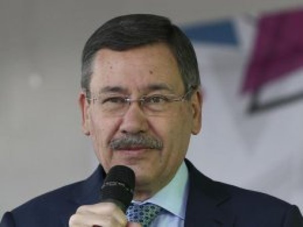 Gökçek belediye personeline veda etti