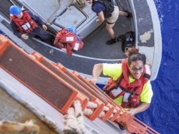 Okyanusta kaybolan denizciler iki ay sonra bulundu