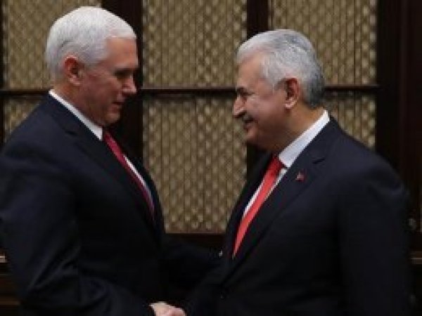 Başbakan Yıldırım Pence ile bir araya geldi