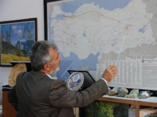 'Türkiye de deprem kuşağında'