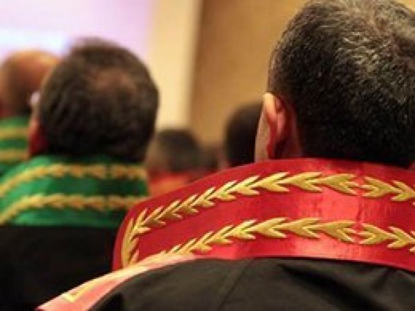 Kızına tokat atan babaya 'basit yaralama'dan iddianame