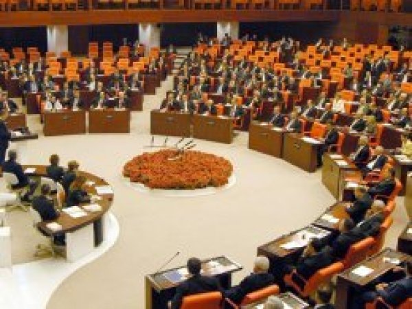 Hac kurası bekleyenlerin sorunu TBMM'ye taşındı
