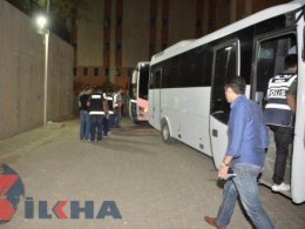 34 ilde FETÖ operasyonu