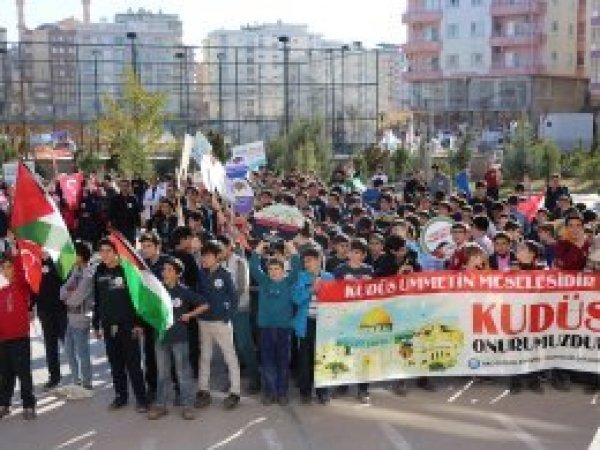 Öğrenciler 'Kudüs bizimdir, bizim kalacak' dedi