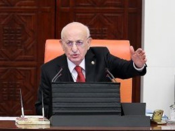 'Türkiye'de hiç kimse bir filoya secde etmez'