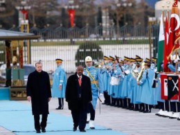 Erdoğan, Cibuti Cumhurbaşkanı Guelleh'i karşıladı 