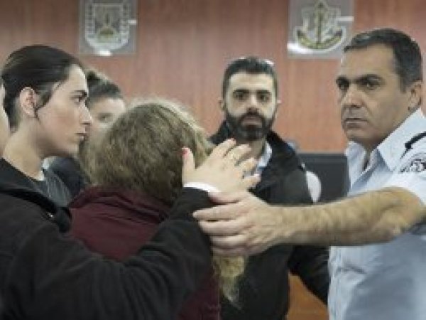 Filistinli Ahed'in annesi ve kuzeninin de gözaltı süresi uzatıldı