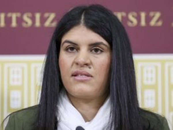 HDP'li Dilek Öcalan gözaltına alındı