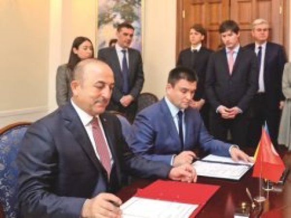 Kimlikle Ukrayna müjdesi