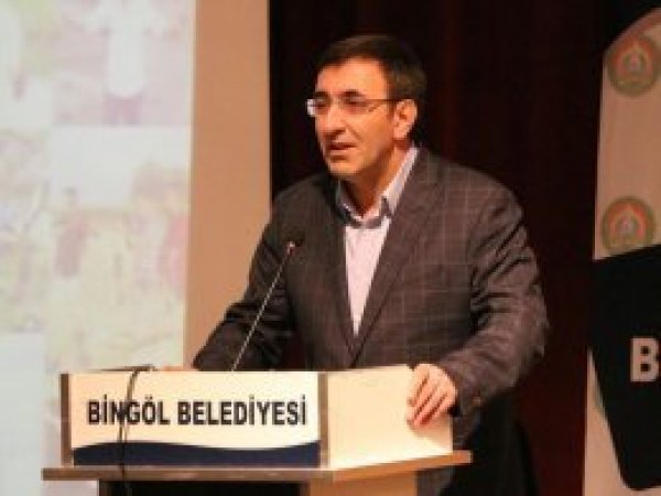 Cevdet Yılmaz: Diller Allah’ın ayetleridir