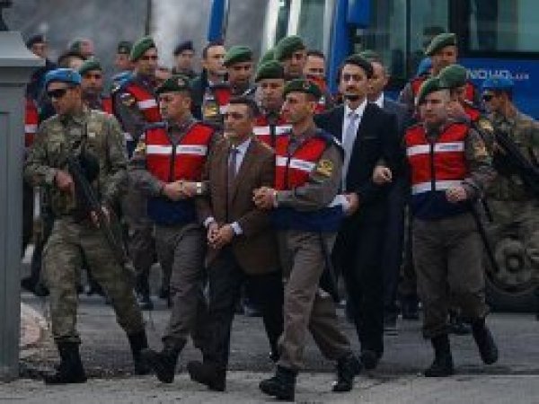 FETÖ'nün 'suikast timi' yargılanmaya başladı
