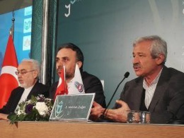 İslam dünyasının ortak dili vahyin dili Arapça olmalı