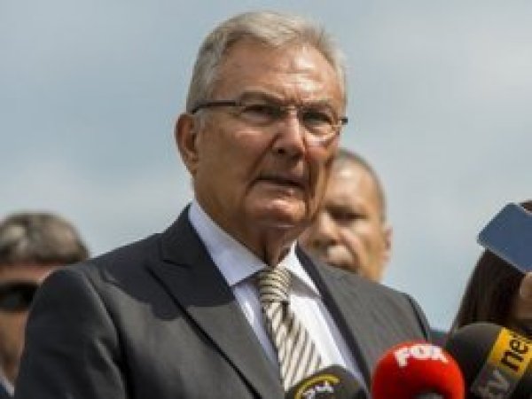 Baykal Almanya'daki programını iptal etti