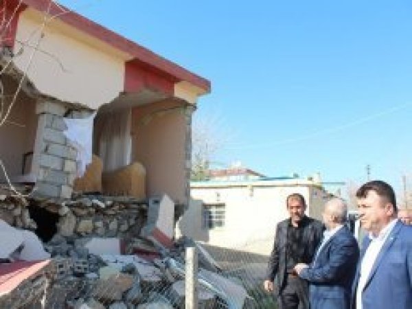 HÜDA PAR heyeti deprem bölgesinde
