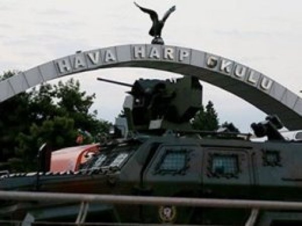 69 Hava Harp Okulu öğrencisine tahliye