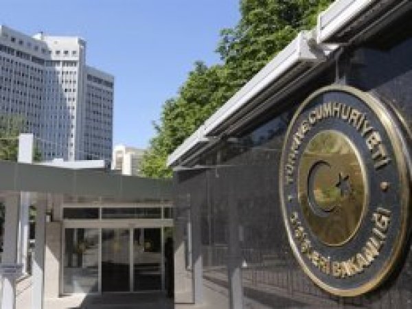 Dışişleri Hollanda'ya iki nota verdi