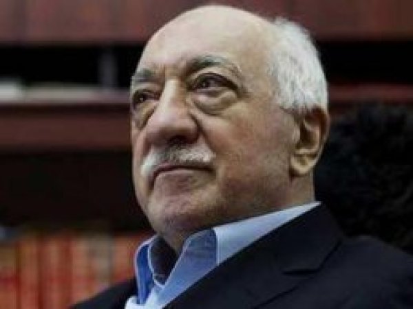 FETÖ'cüler yaşlı kadını dolandırarak evini elinden almış