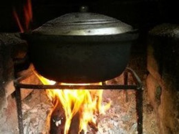 2.4 milyar insan yemeğini odunla pişiriyor