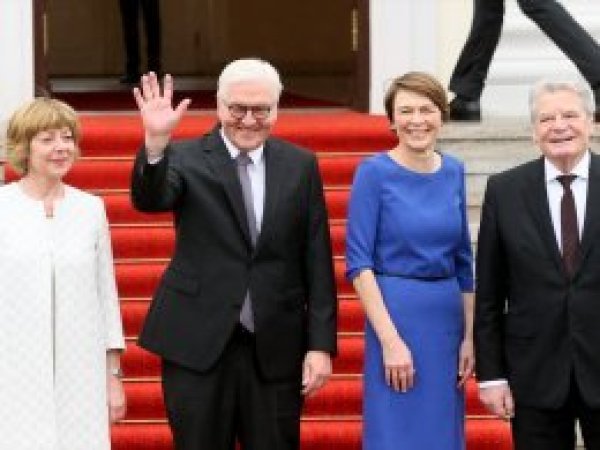 Steinmeier resmen cumhurbaşkanı