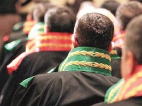 İhraç edilen 6 hâkim ve savcıya gözaltı