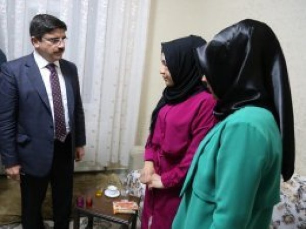 Saldırıya uğrayan kadınlara ziyaret