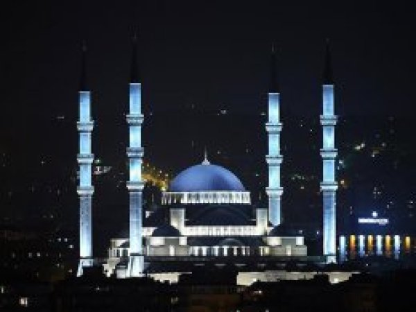 Üç aylar başladı 