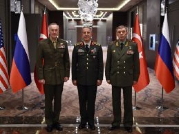 Akar, ABD ve Rus Genelkurmay Başkanlarıyla görüştü