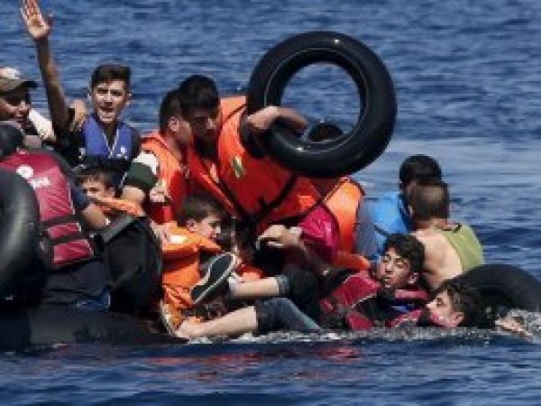 Midilli Adası'nda göçmen botu battı: 16 ölü