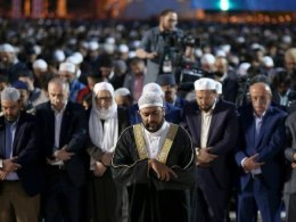 Ayasofya Meydanı'nda sabah namazı