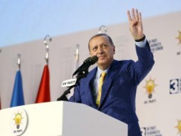 Erdoğan yeniden AK Parti Genel Başkanı
