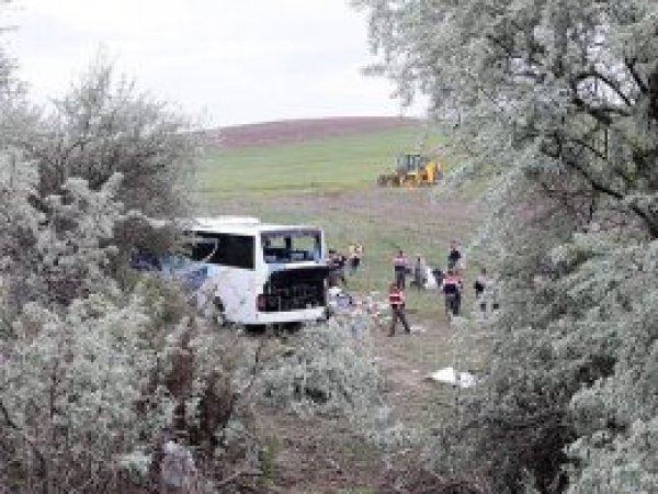Ankara'da otobüs devrildi: 8 ölü, 34 yaralı