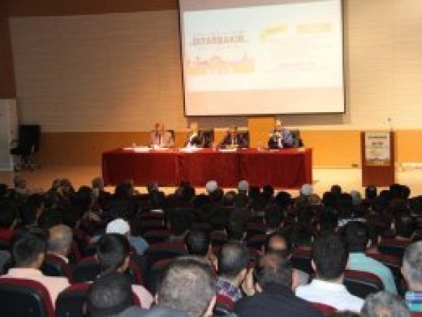 DÜ’de Diyarbakır’ın fethi paneli