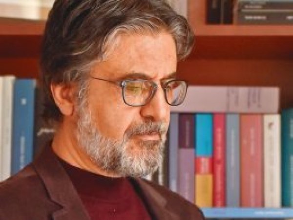 Yazar Akif Emre vefat etti 