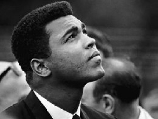 Muhammed Ali rahmetle anılıyor 