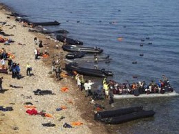 Sığınmacı dramı: İnsan kaçakçıları servet kazanıyor