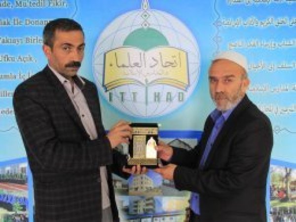 İTTİHADUL ULEMA'ya plaket