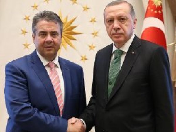 Erdoğan Almanya Dışişleri Bakanı Gabriel'i kabul etti