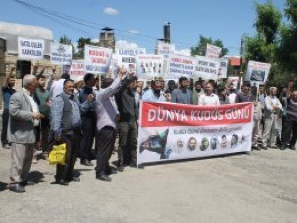 'İslam'ın şiarları bizim için her şeyden öncedir'