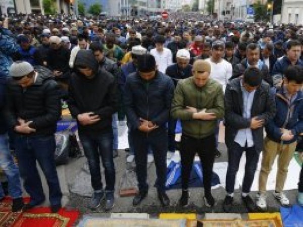 Dünyada Ramazan Bayramı kutlanıyor