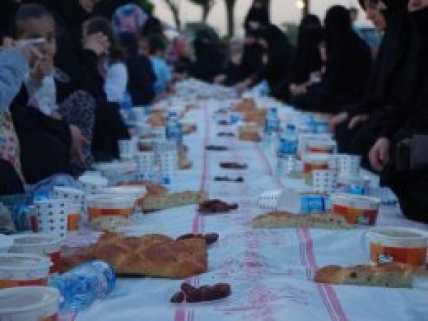 HÜDA PAR Kadın Kollarından anlamlı iftar
